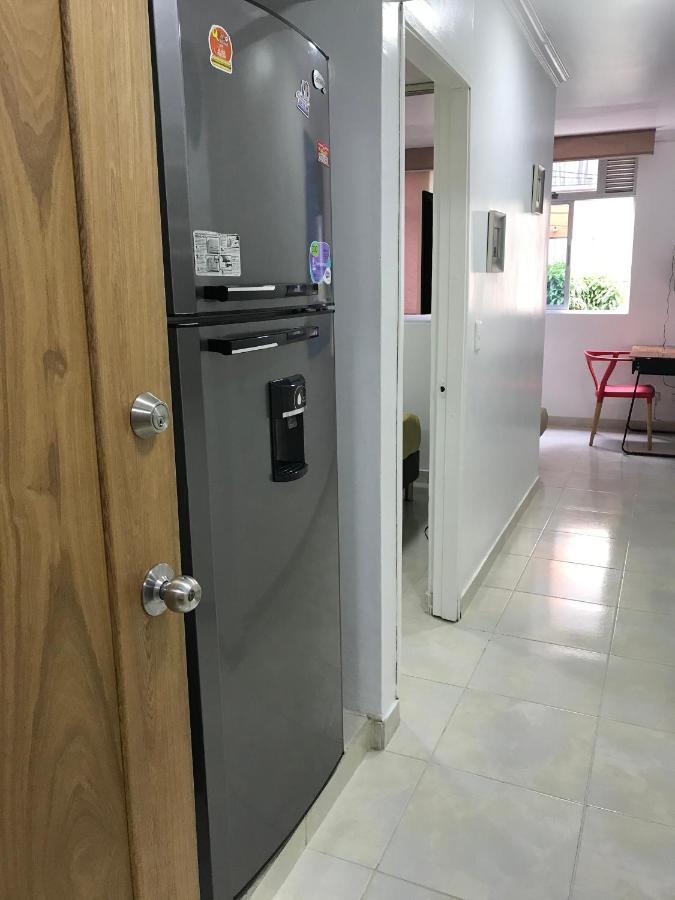 Apartamentos Amoblados Jg De La 70 Medellín Kültér fotó