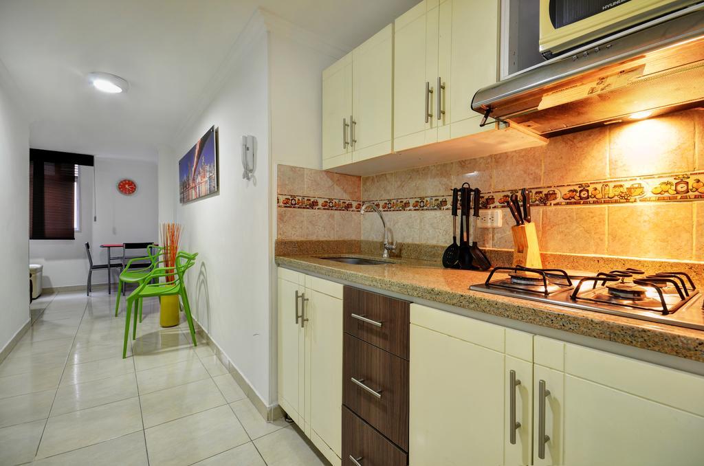 Apartamentos Amoblados Jg De La 70 Medellín Kültér fotó