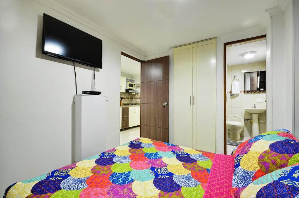 Apartamentos Amoblados Jg De La 70 Medellín Kültér fotó