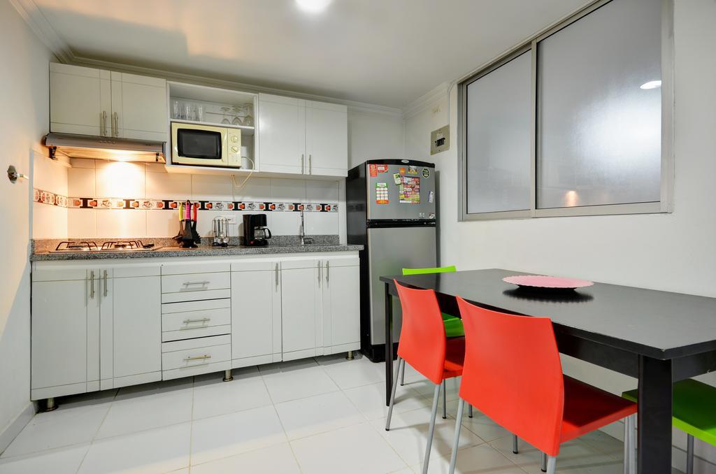 Apartamentos Amoblados Jg De La 70 Medellín Kültér fotó
