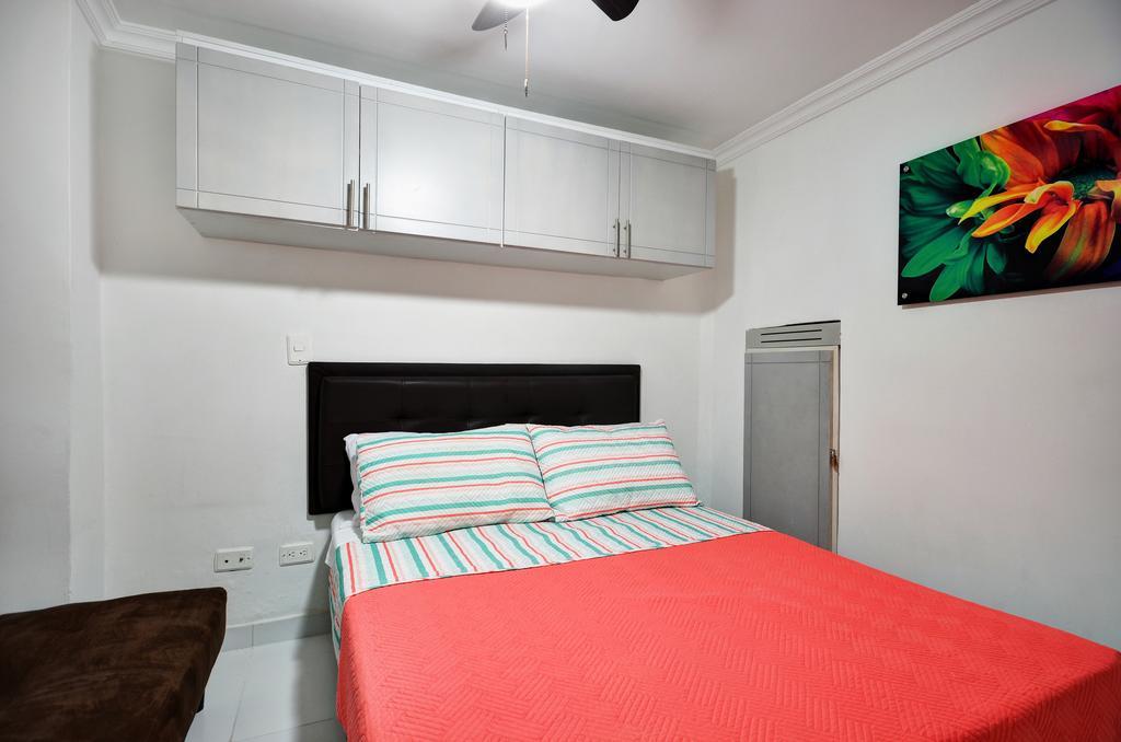 Apartamentos Amoblados Jg De La 70 Medellín Kültér fotó