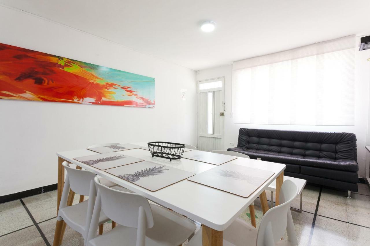 Apartamentos Amoblados Jg De La 70 Medellín Kültér fotó