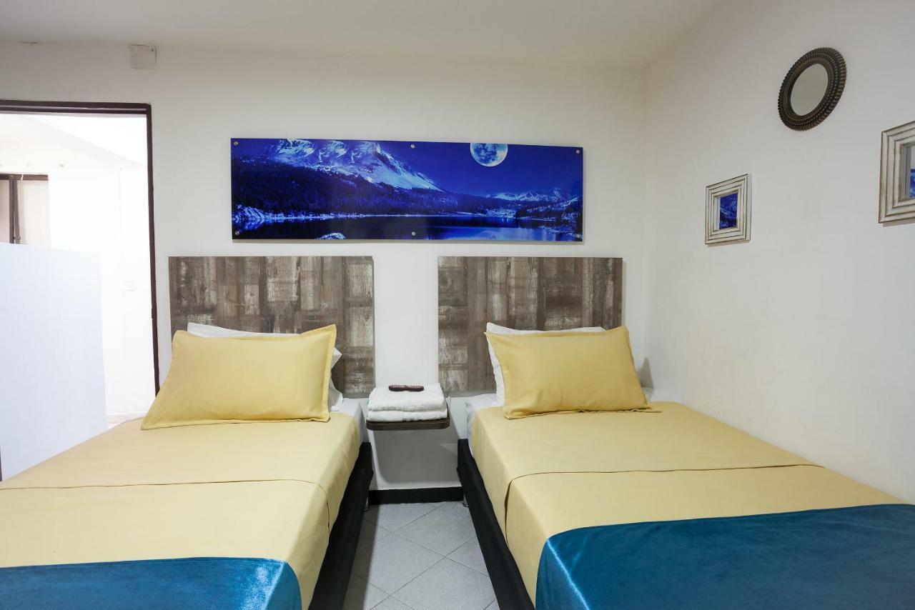 Apartamentos Amoblados Jg De La 70 Medellín Kültér fotó