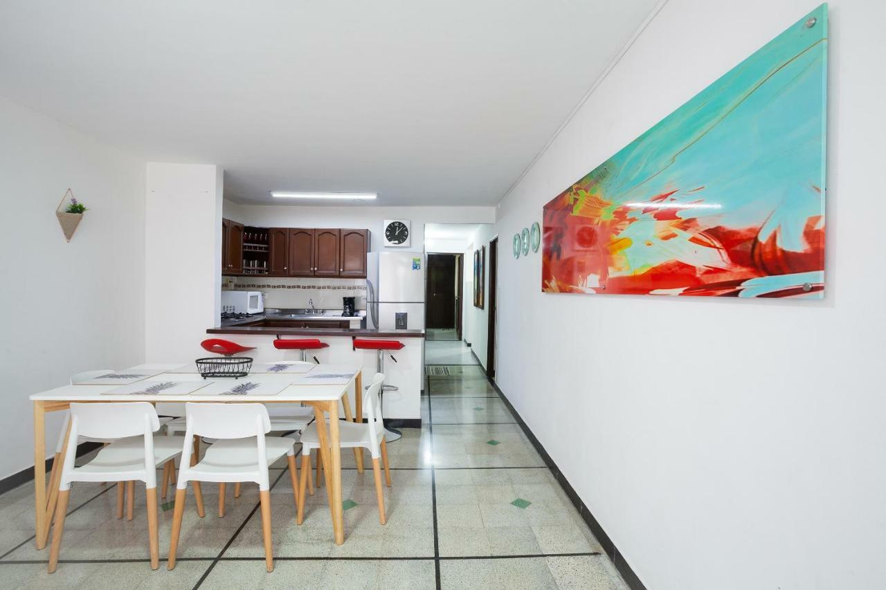 Apartamentos Amoblados Jg De La 70 Medellín Kültér fotó