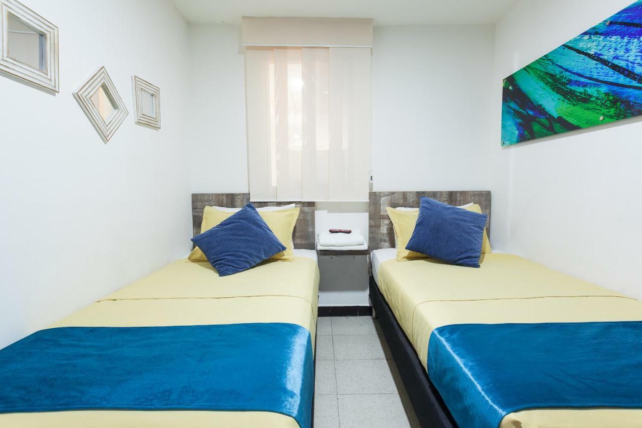Apartamentos Amoblados Jg De La 70 Medellín Kültér fotó