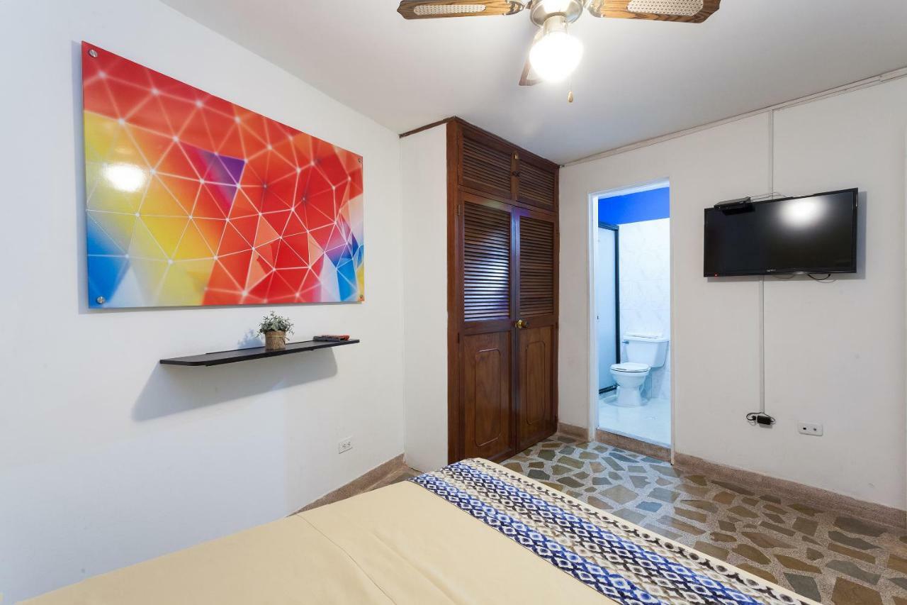 Apartamentos Amoblados Jg De La 70 Medellín Kültér fotó