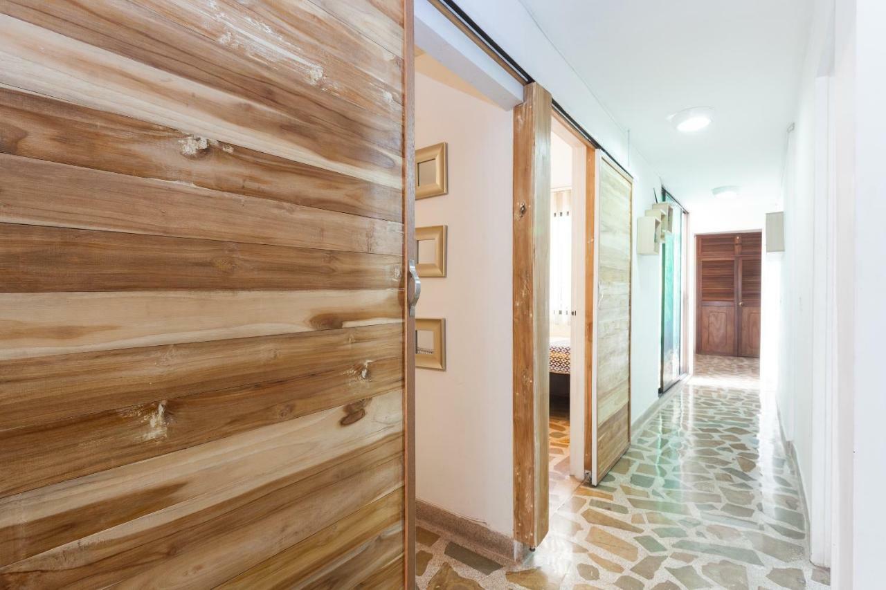 Apartamentos Amoblados Jg De La 70 Medellín Kültér fotó