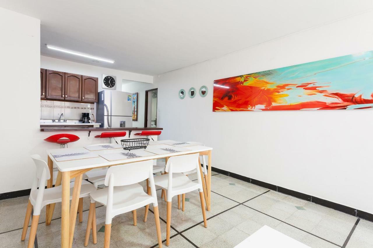 Apartamentos Amoblados Jg De La 70 Medellín Kültér fotó
