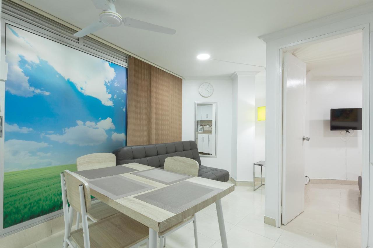 Apartamentos Amoblados Jg De La 70 Medellín Kültér fotó