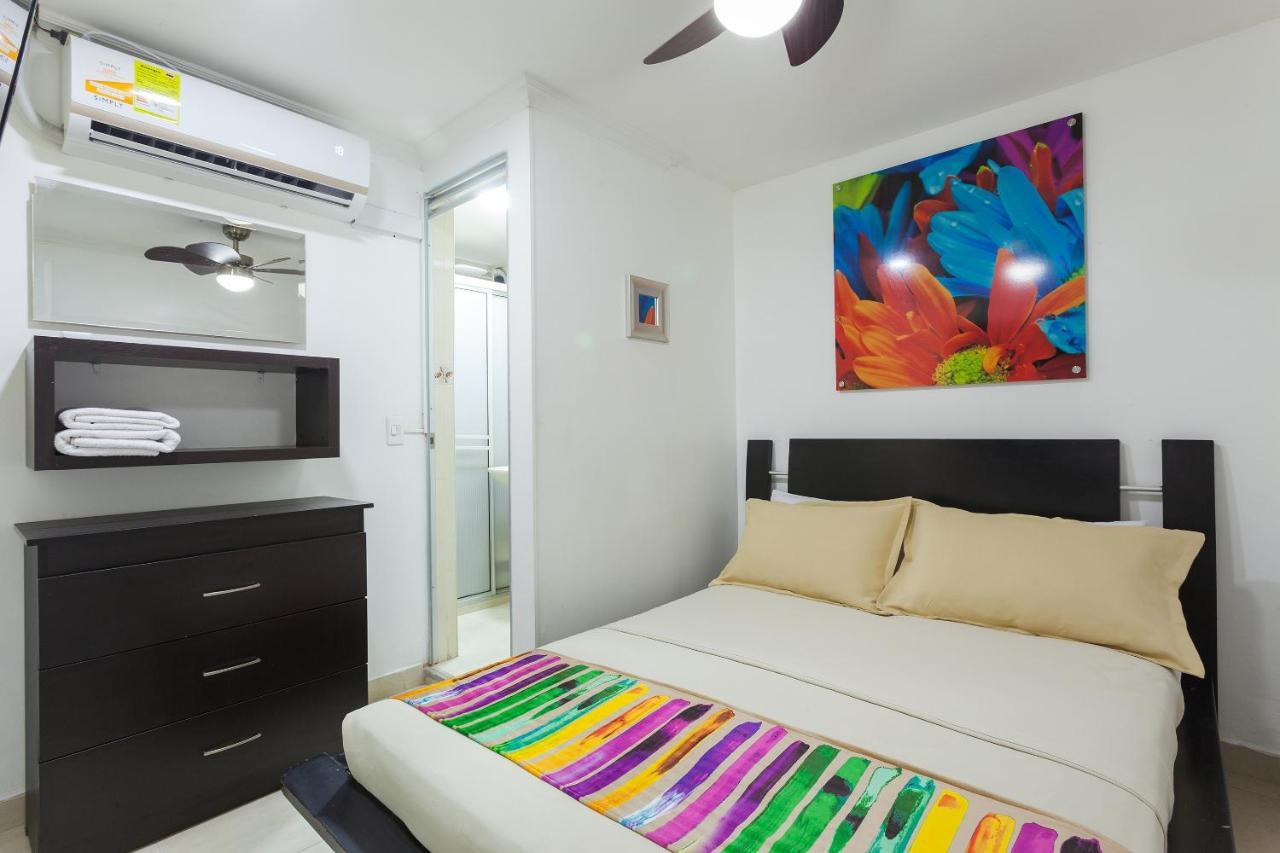 Apartamentos Amoblados Jg De La 70 Medellín Kültér fotó